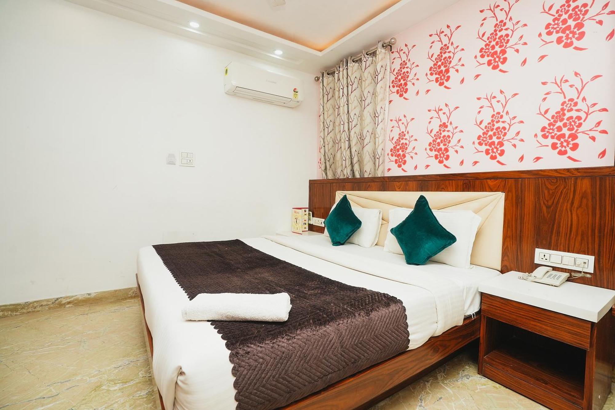 Hotel Kabir Palace Karol Bagh Нью-Дели Экстерьер фото