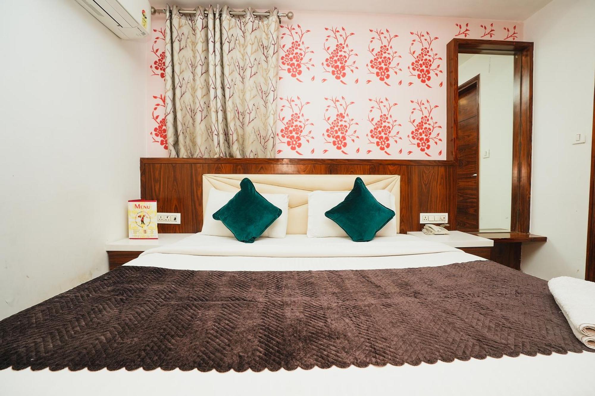 Hotel Kabir Palace Karol Bagh Нью-Дели Экстерьер фото