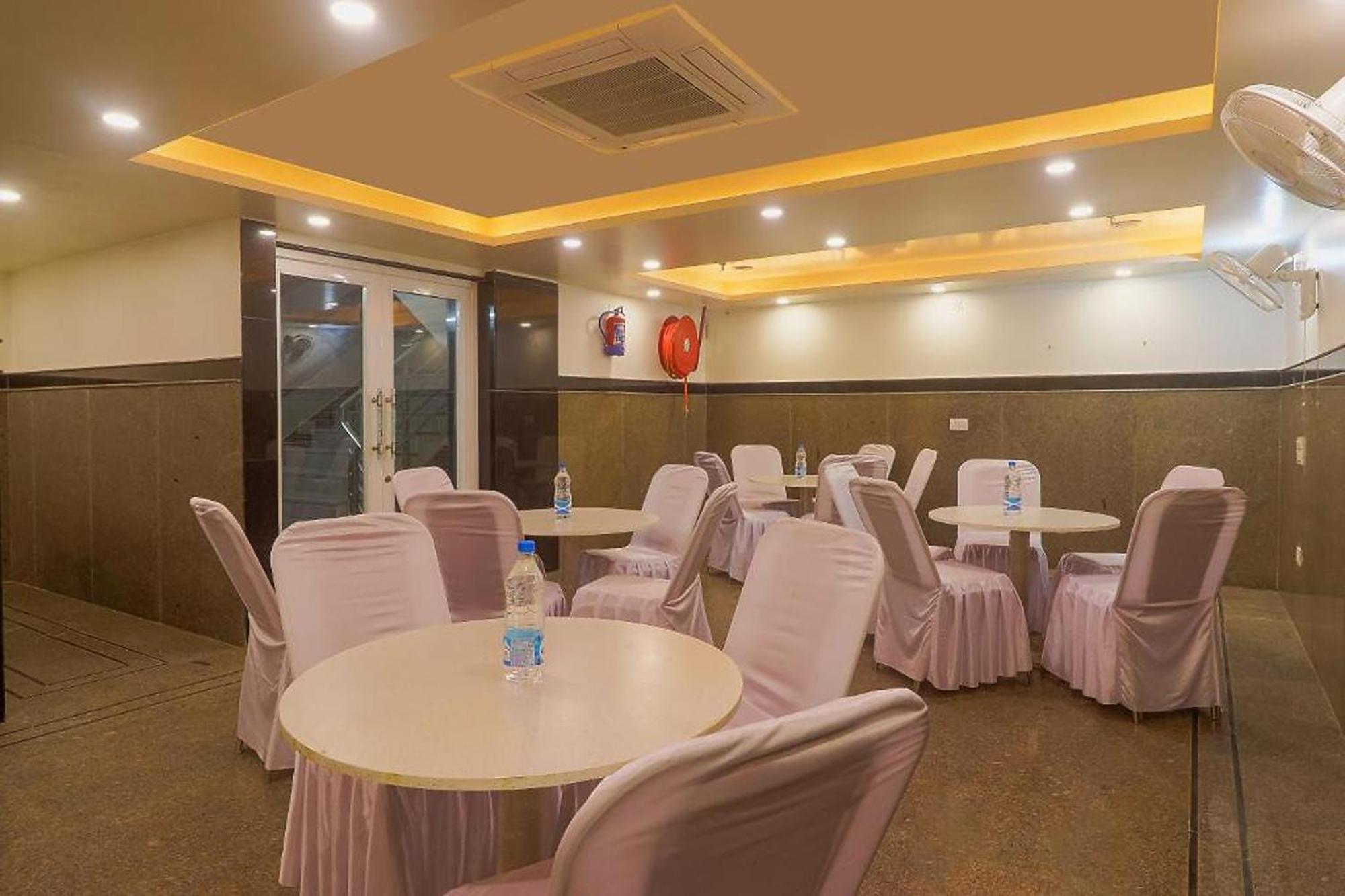 Hotel Kabir Palace Karol Bagh Нью-Дели Экстерьер фото